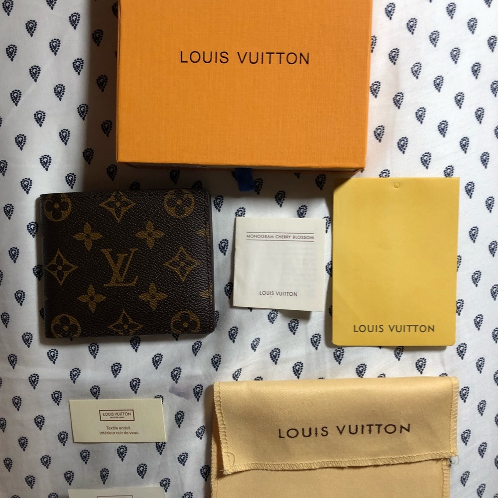 Louis Vuitton Monogram Wallet Brand New never used